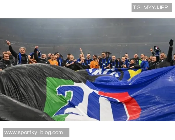 法国队球探现场考察国米前锋博尼关注罗马对国米的精彩对决 法国队球探现场考察国米前锋博尼关注罗马对国米的精彩对决